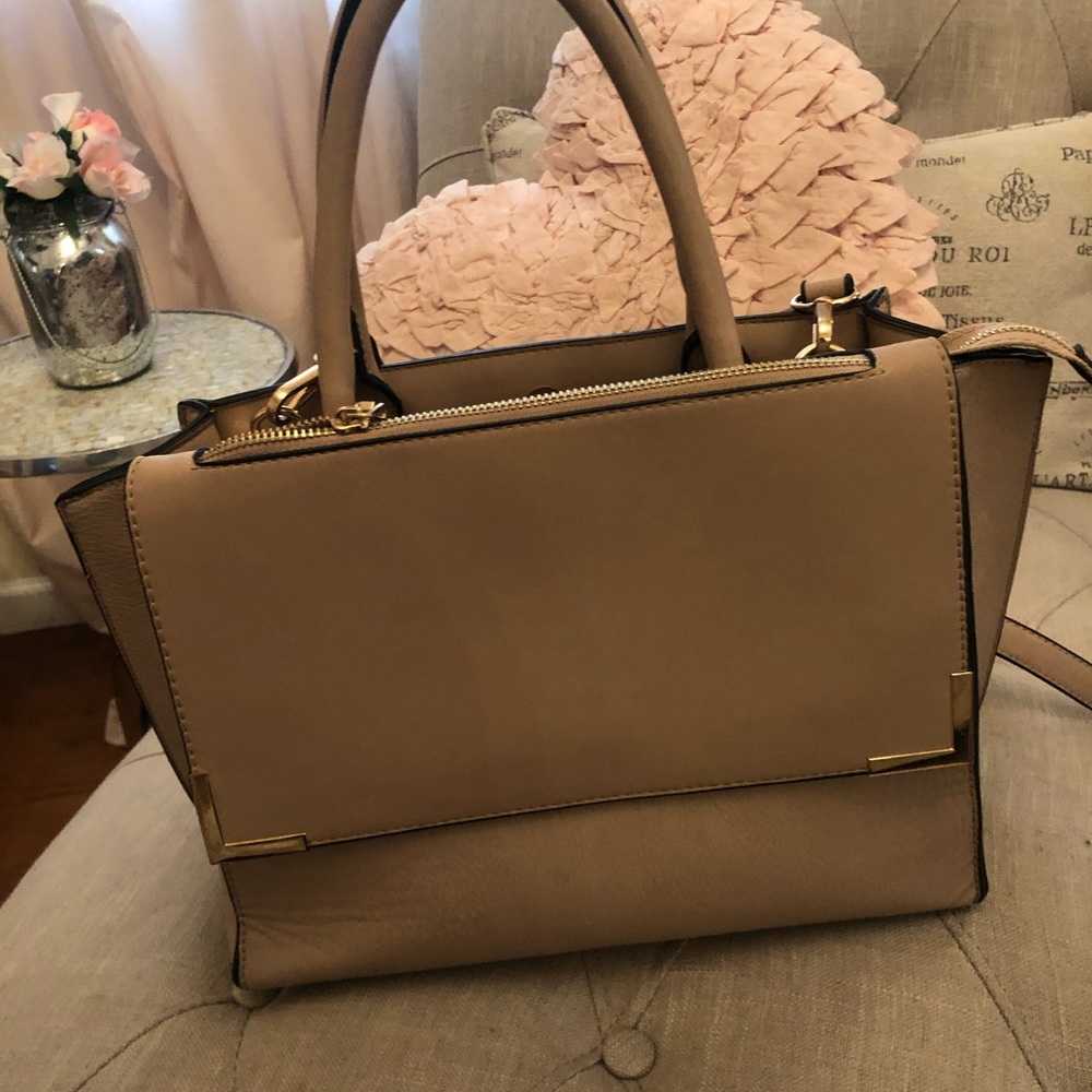 Structured bag